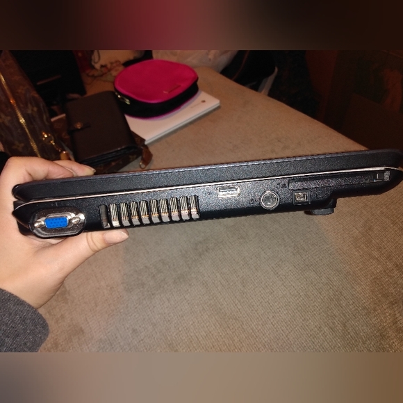 Toshiba laptop 💻 - Picture 8 of 8